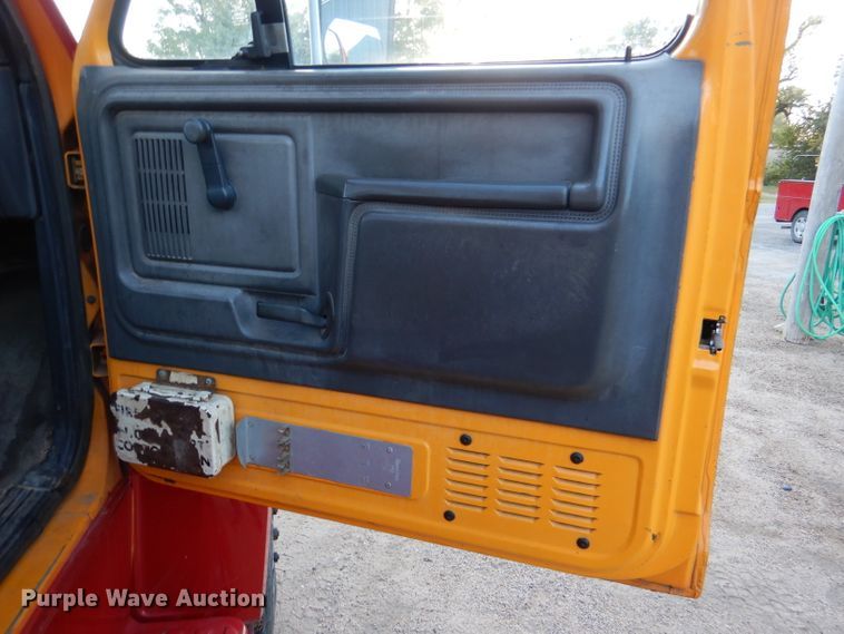 image for item DL3219 1990 Ford F700  bucket truck