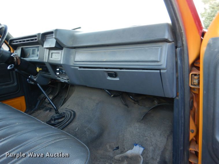 image for item DL3219 1990 Ford F700  bucket truck