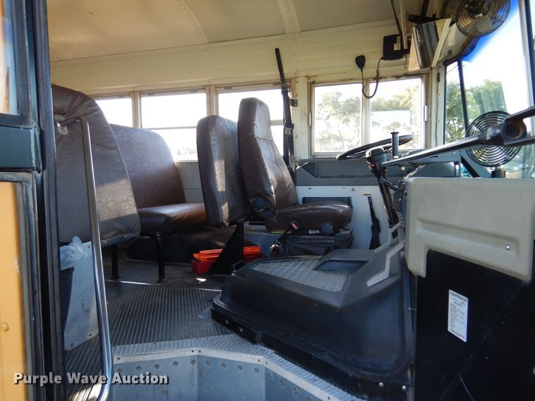 image for item DM5152 2002 Blue Bird TC2000  school bus