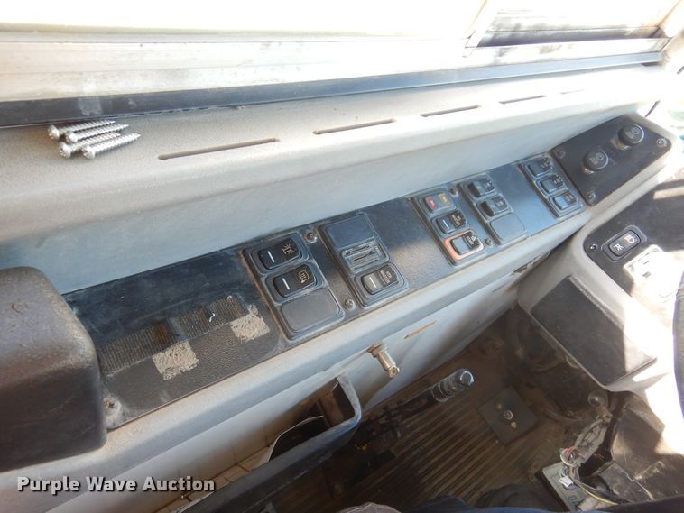 image for item DM5152 2002 Blue Bird TC2000  school bus