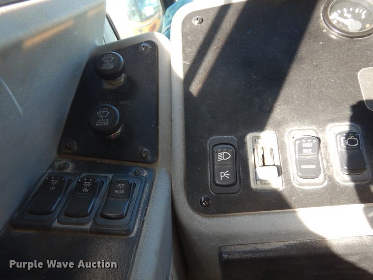 image for item DM5152 2002 Blue Bird TC2000  school bus