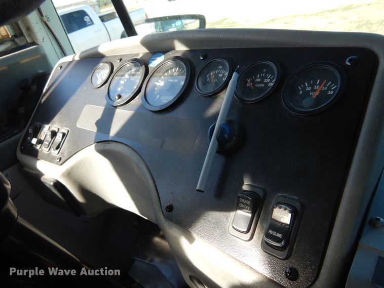 image for item DM5152 2002 Blue Bird TC2000  school bus