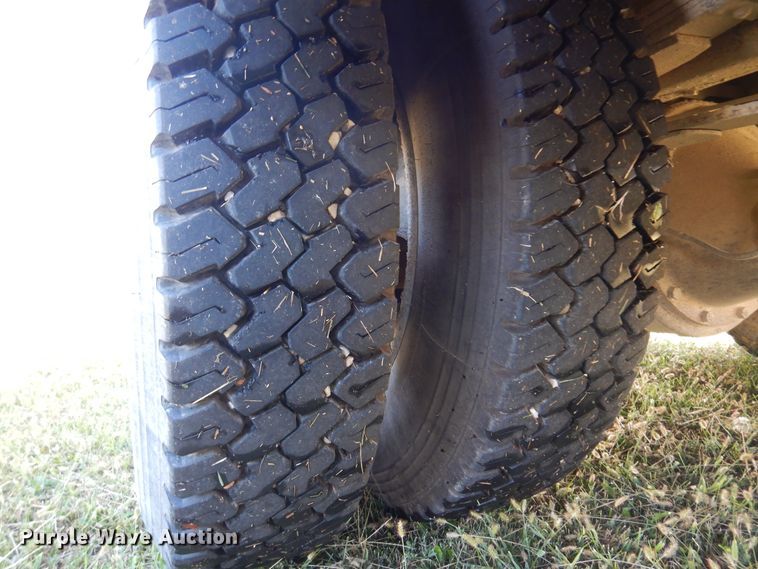 image for item DM5152 2002 Blue Bird TC2000  school bus