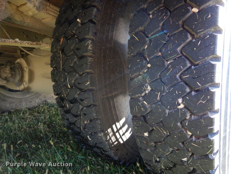 image for item DM5152 2002 Blue Bird TC2000  school bus