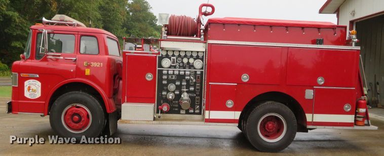 image for item DN7754 1984 Ford 8000  pumper fire truck