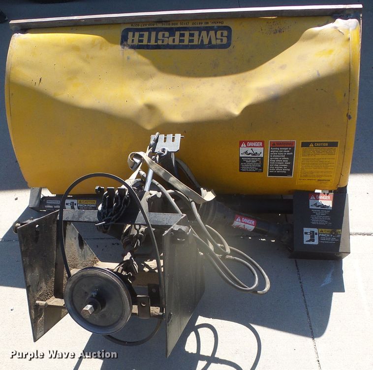 image for item GP9523 John Deere 318  garden tractor