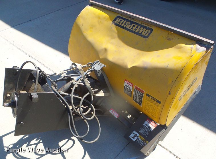 image for item GP9523 John Deere 318  garden tractor