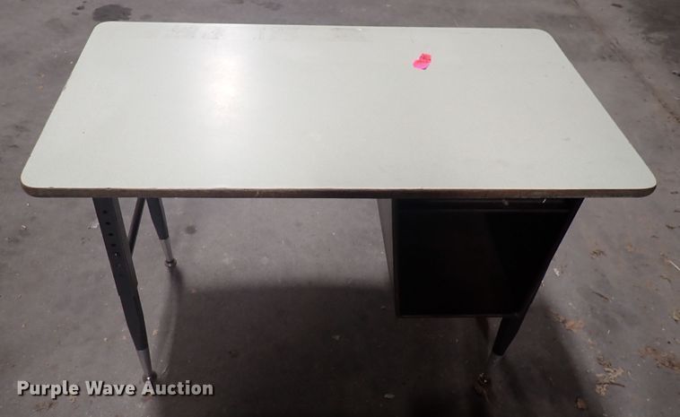image for item IB9093 Approximately 30 desks