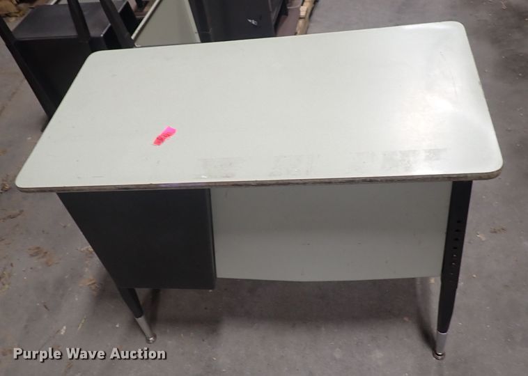 image for item IB9093 Approximately 30 desks