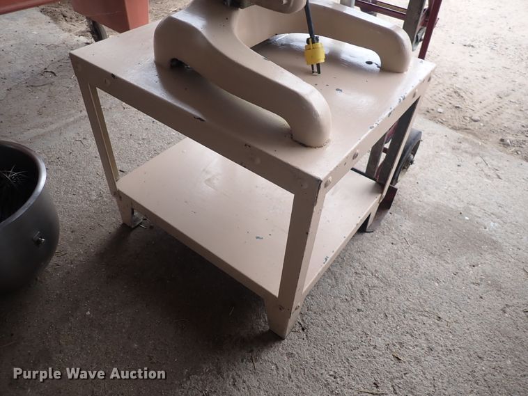 image for item IB9098 Hobart A-200  mixer