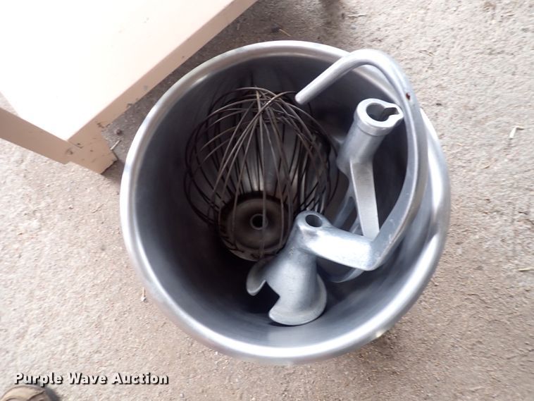 image for item IB9098 Hobart A-200  mixer