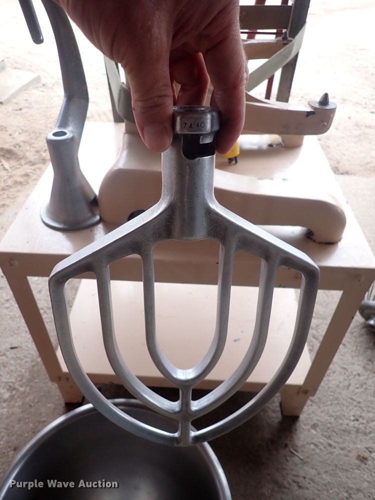 image for item IB9098 Hobart A-200  mixer