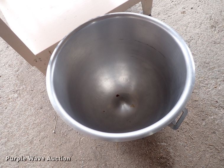 image for item IB9098 Hobart A-200  mixer