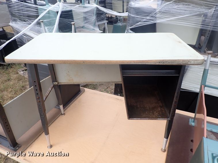 image for item IB9113 Approximately 60 desks