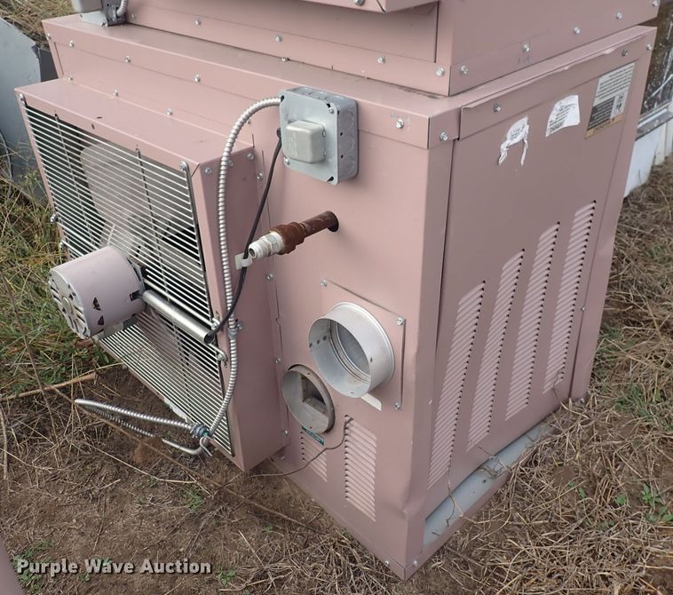 image for item IB9115 (2) Reznor SFT200 heaters