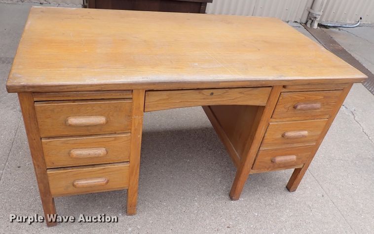 image for item IB9117 (5) wood desks