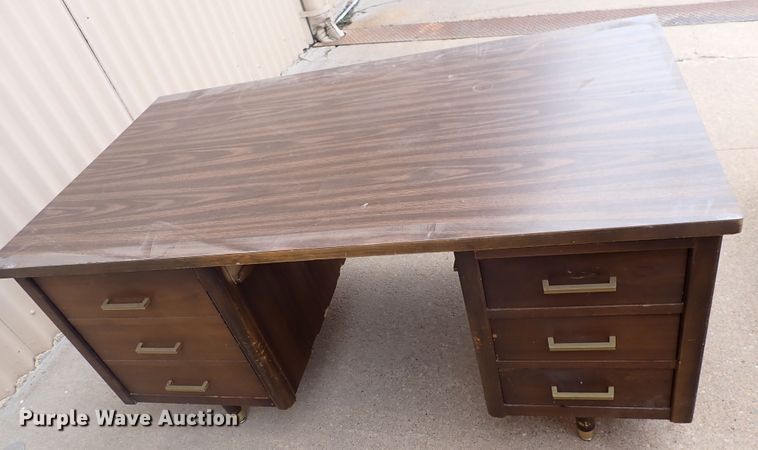 image for item IB9117 (5) wood desks