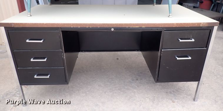 image for item IB9118 (10) metal desks