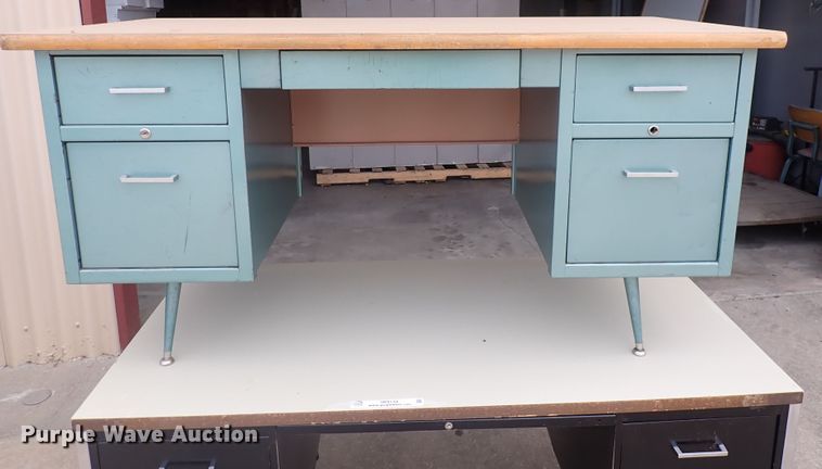 image for item IB9118 (10) metal desks