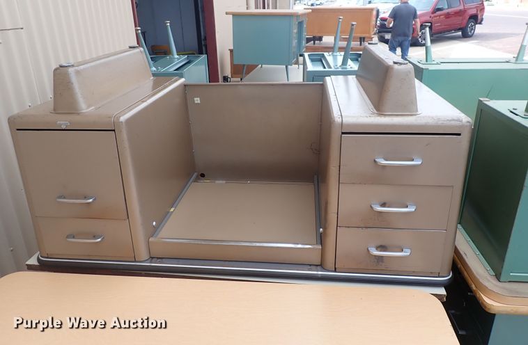 image for item IB9118 (10) metal desks