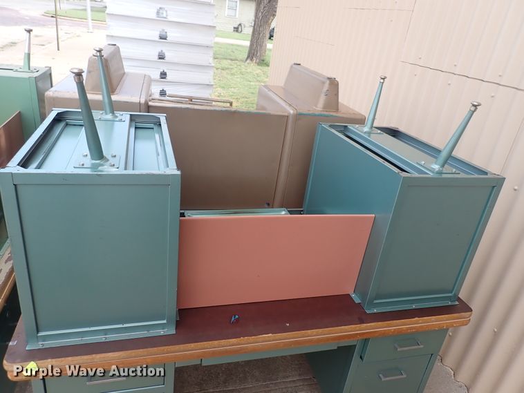 image for item IB9118 (10) metal desks