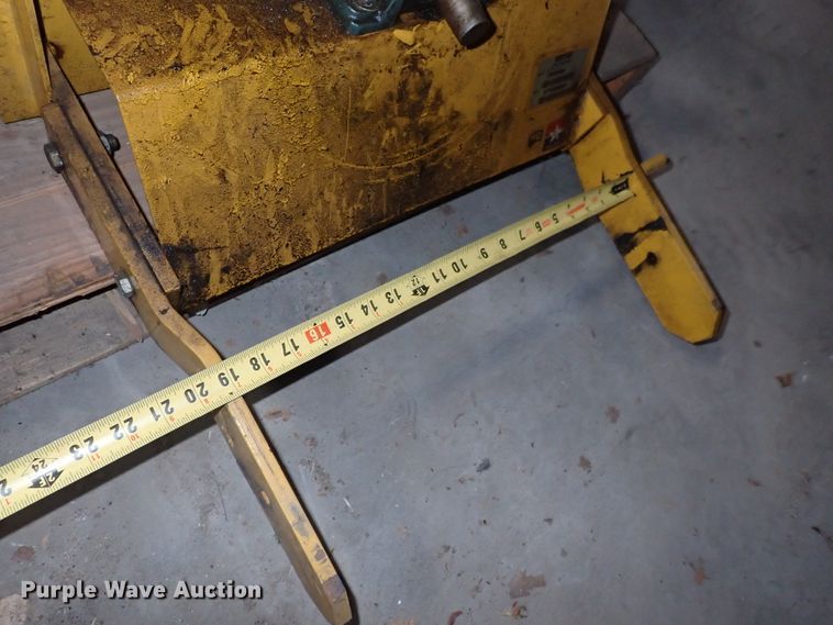 image for item IB9121 Hustler 920504  snow blower