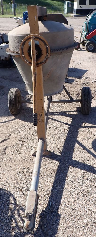 image for item IB9154 Cement mixer