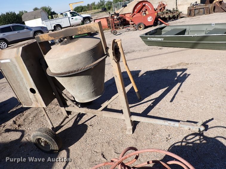 image for item IB9154 Cement mixer