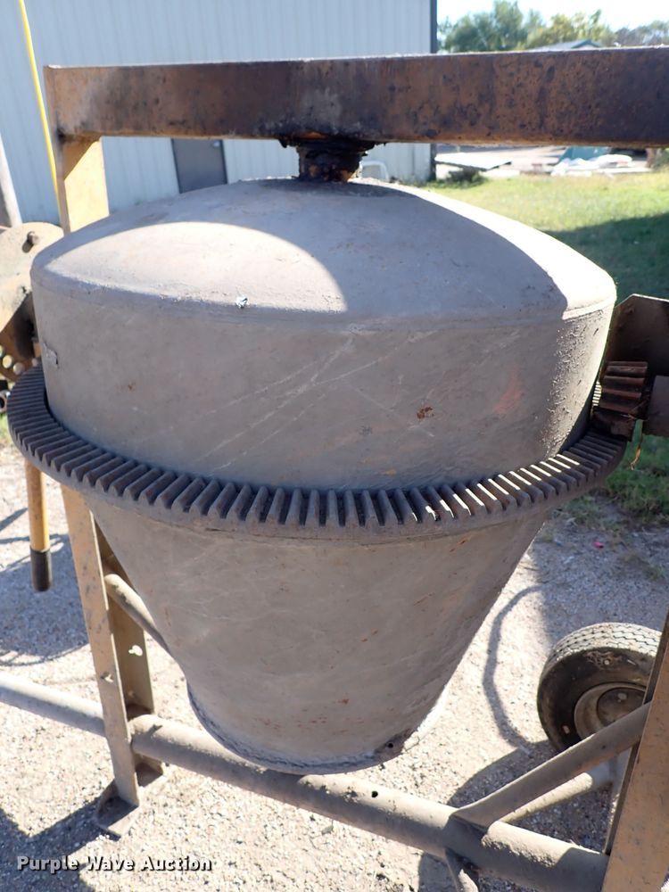 image for item IB9154 Cement mixer