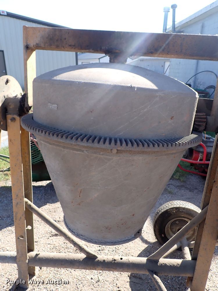 image for item IB9154 Cement mixer