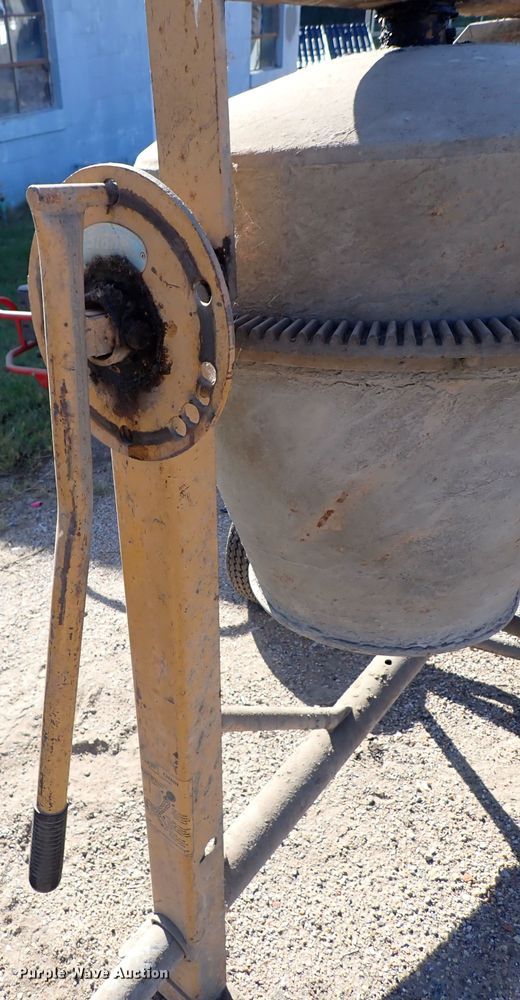 image for item IB9154 Cement mixer