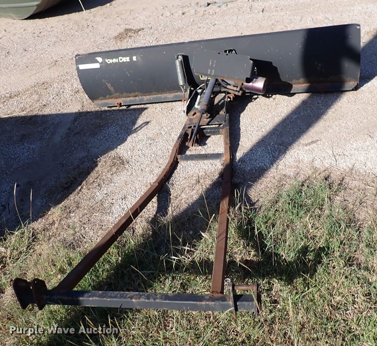 image for item IB9157 John Deere  snow plow