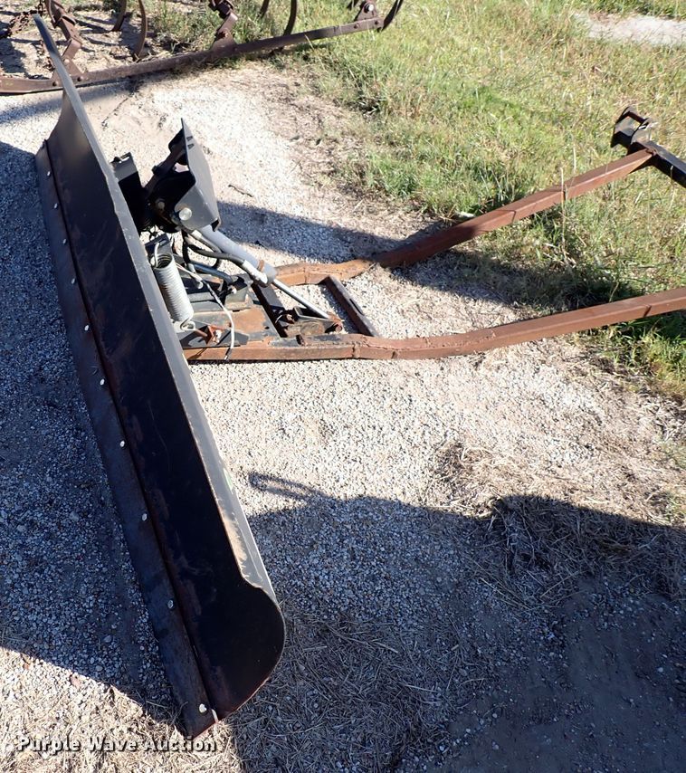 image for item IB9157 John Deere  snow plow