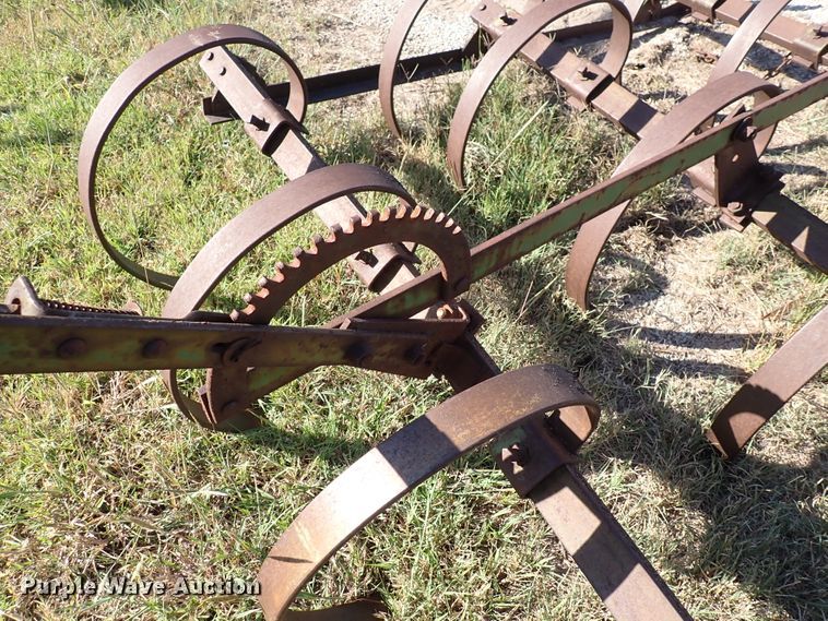 image for item IB9158 Spring tooth harrow