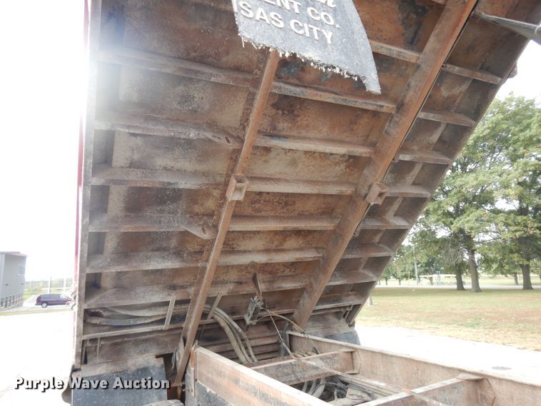 image for item IK9509 2014 International WorkStar 7500  dump truck