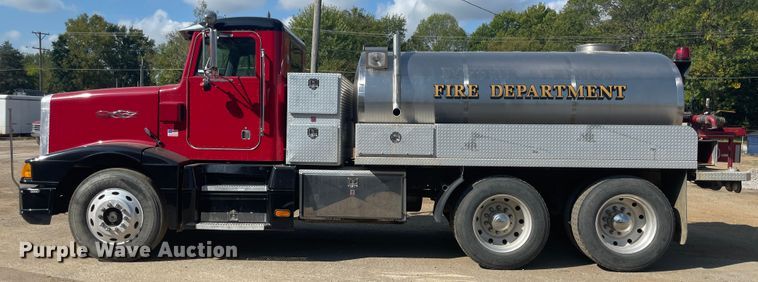 image for item JQ9448 1988 Peterbilt 377  water truck