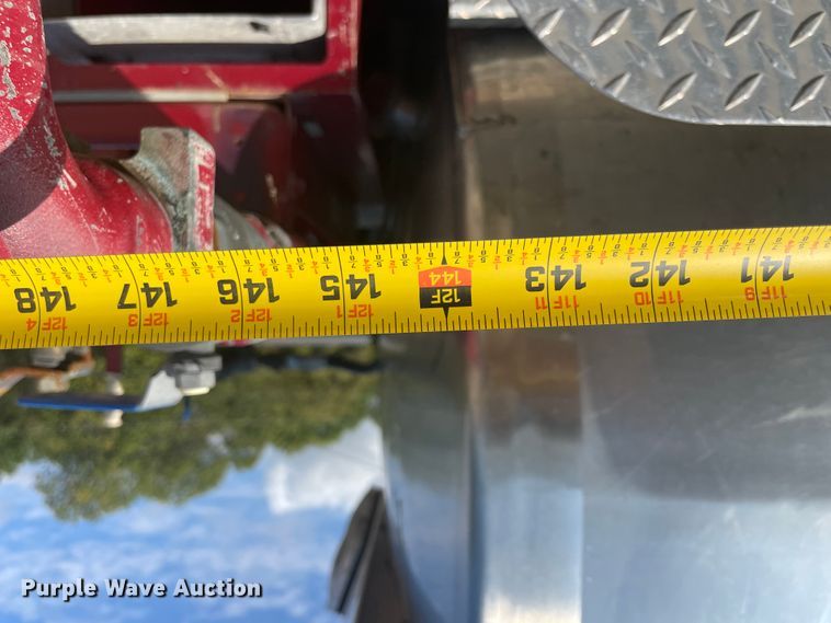 image for item JQ9448 1988 Peterbilt 377  water truck