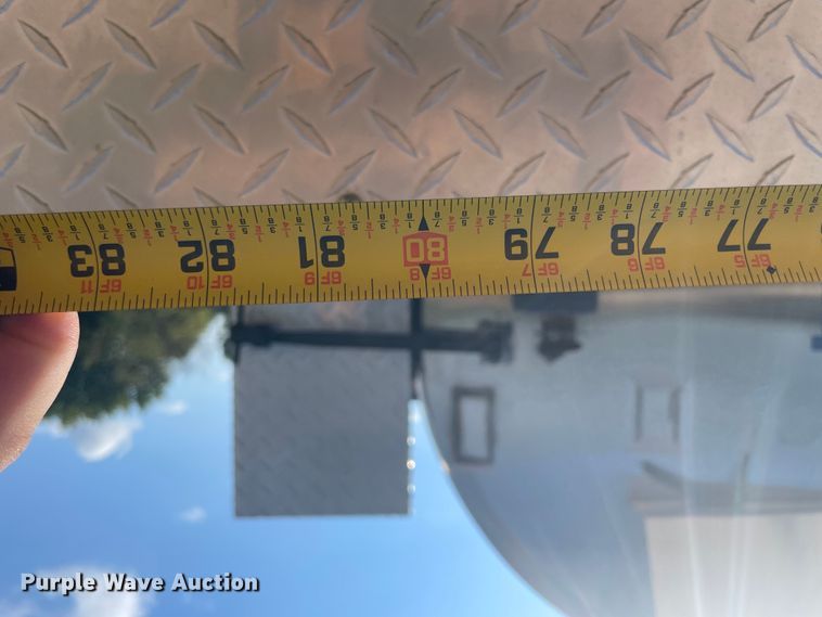 image for item JQ9448 1988 Peterbilt 377  water truck