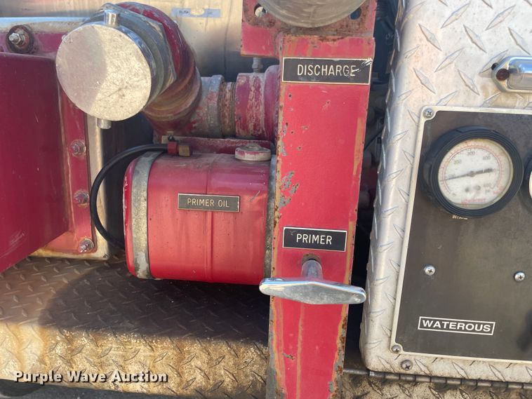 image for item JQ9448 1988 Peterbilt 377  water truck