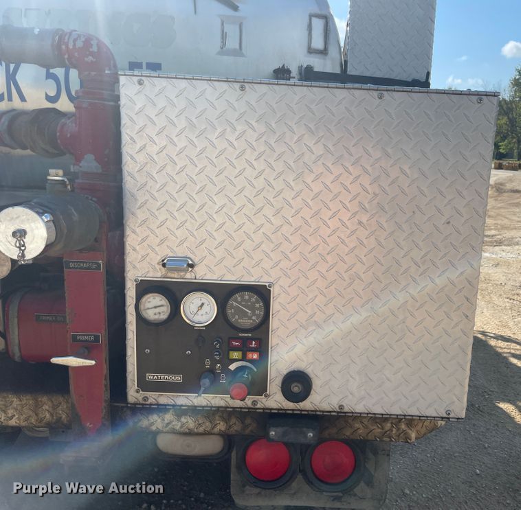 image for item JQ9448 1988 Peterbilt 377  water truck