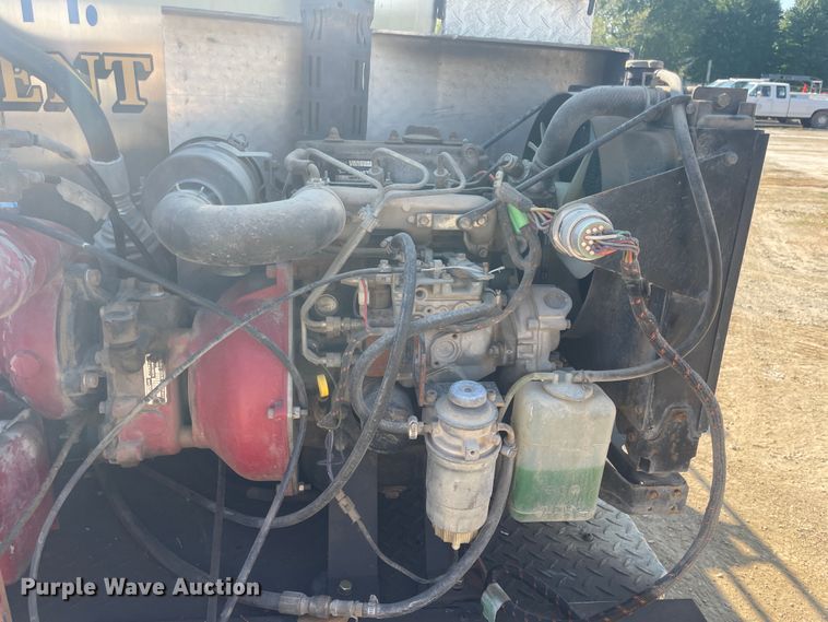 image for item JQ9448 1988 Peterbilt 377  water truck