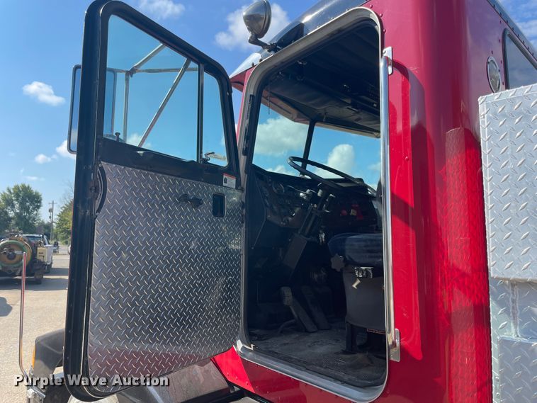 image for item JQ9448 1988 Peterbilt 377  water truck