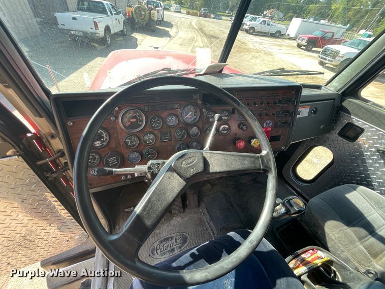 image for item JQ9448 1988 Peterbilt 377  water truck