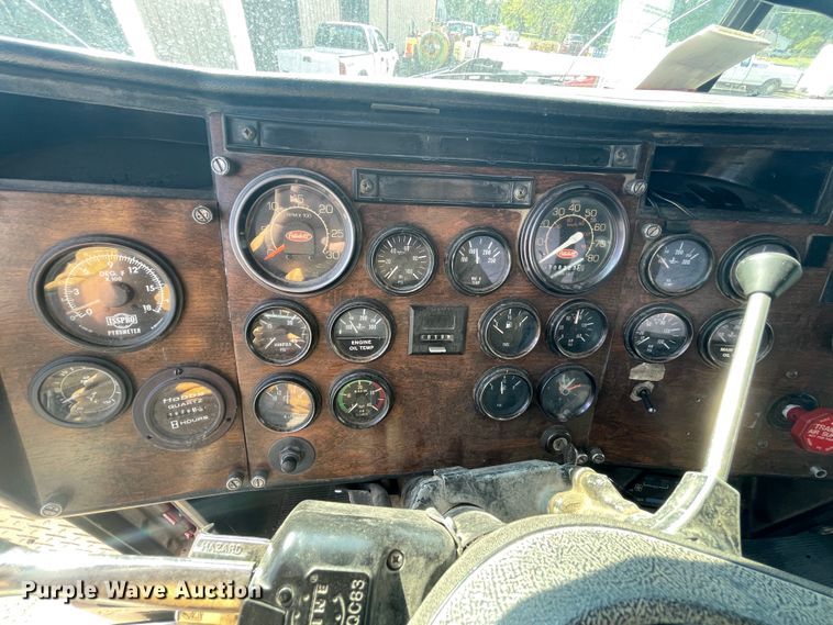 image for item JQ9448 1988 Peterbilt 377  water truck