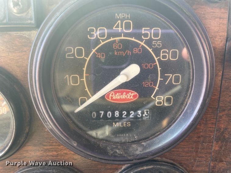 image for item JQ9448 1988 Peterbilt 377  water truck