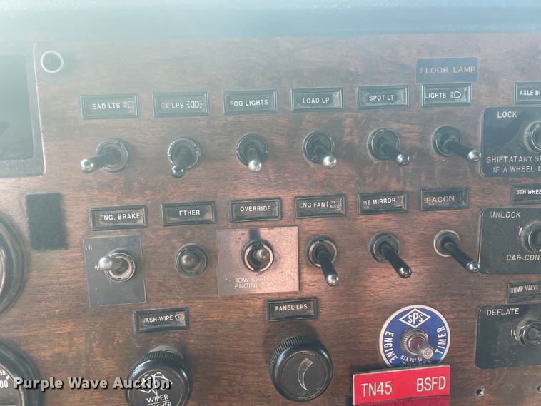 image for item JQ9448 1988 Peterbilt 377  water truck