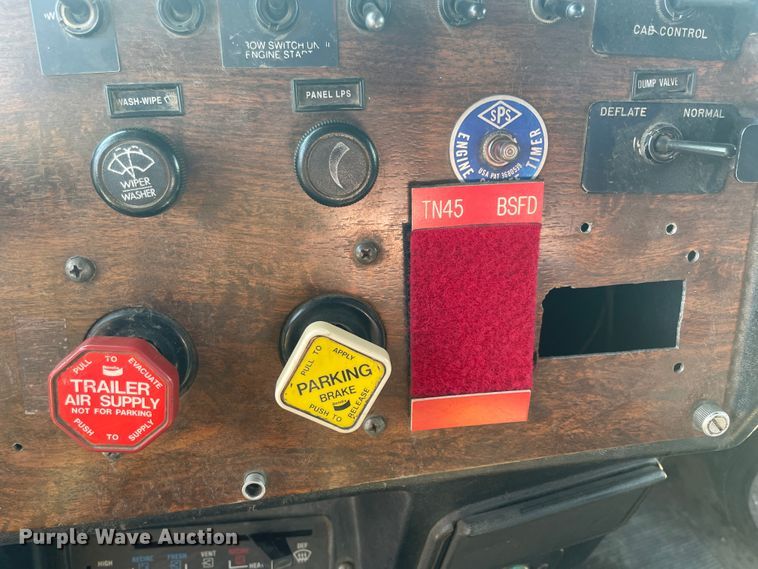 image for item JQ9448 1988 Peterbilt 377  water truck