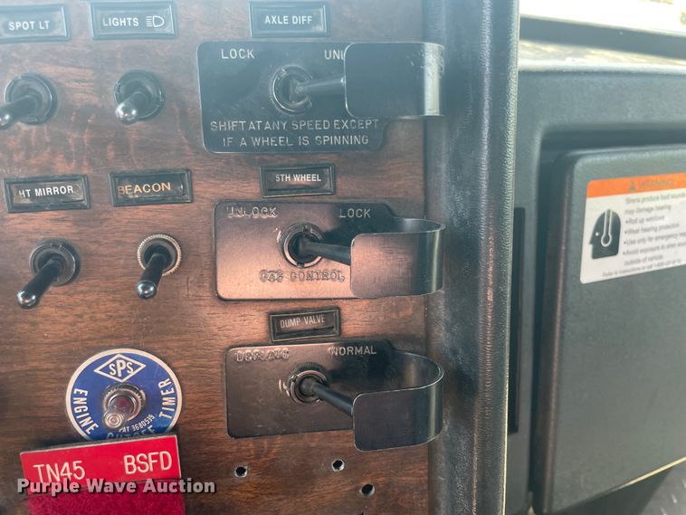 image for item JQ9448 1988 Peterbilt 377  water truck