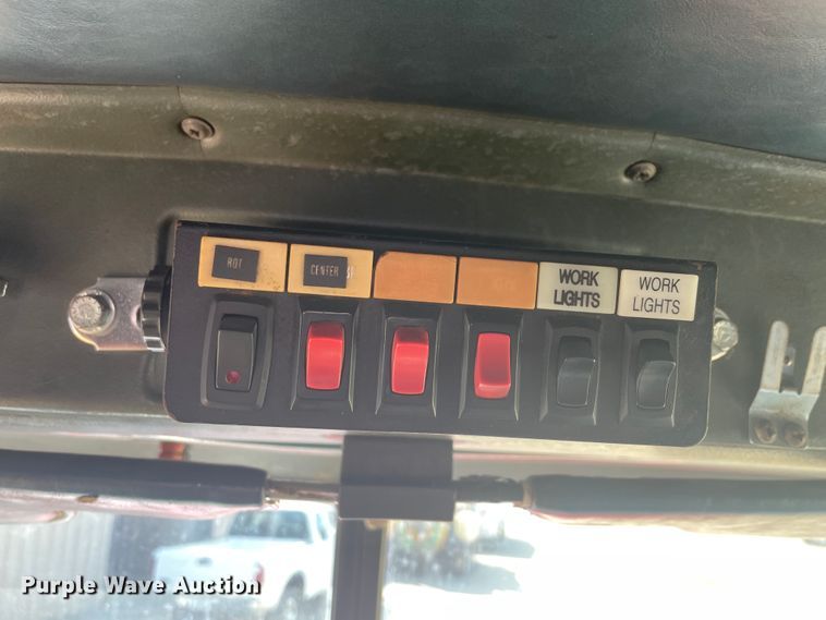 image for item JQ9448 1988 Peterbilt 377  water truck