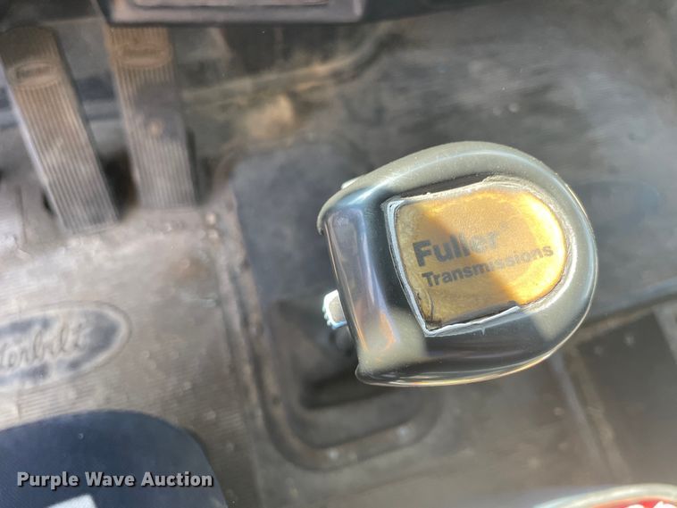 image for item JQ9448 1988 Peterbilt 377  water truck